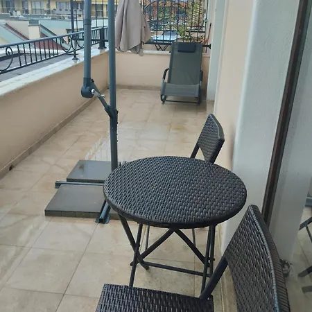 Apartment Luxury Penthouse At Valencia Gardens