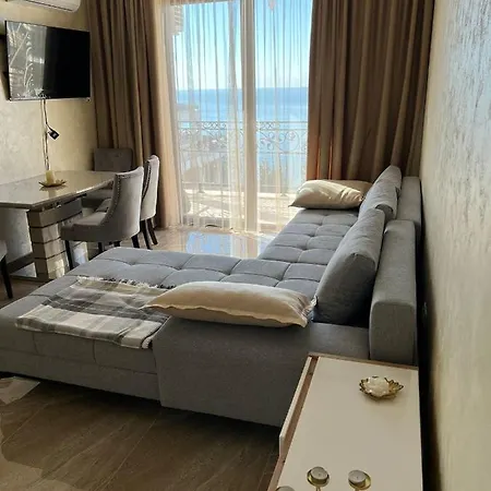 Luxury Penthouse At Valencia Gardens Апартамент