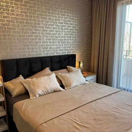 Luxury Penthouse At Valencia Gardens Апартамент *