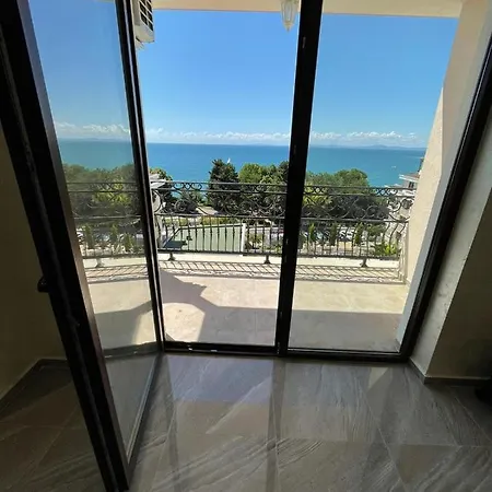 Luxury Penthouse At Valencia Gardens Апартамент *