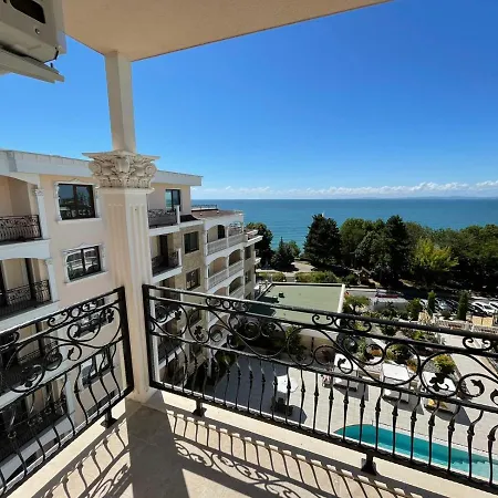 Luxury Penthouse At Valencia Gardens *