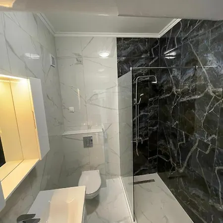 Luxury Penthouse At Valencia Gardens Апартамент Бургас