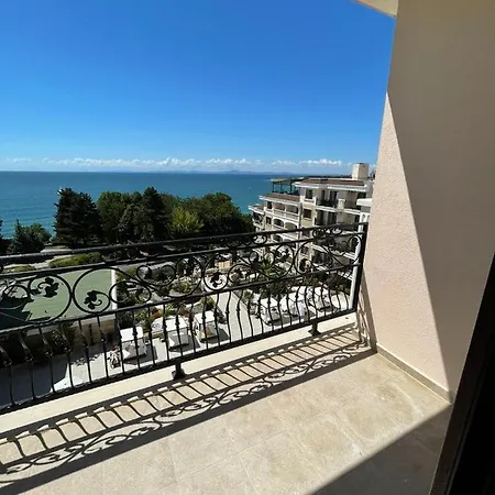 Luxury Penthouse At Valencia Gardens * Burgas