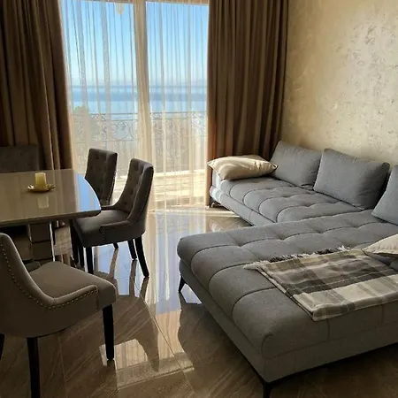 Апартамент Luxury Penthouse At Valencia Gardens