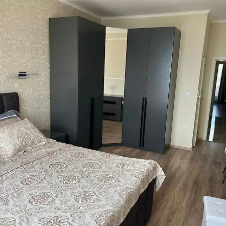 Luxury Penthouse At Valencia Gardens Бургас