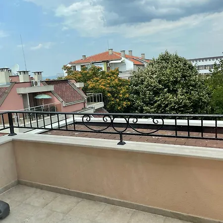 Luxury Penthouse At Valencia Gardens Apartment
