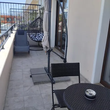 Luxury Penthouse At Valencia Gardens Апартамент Бургас