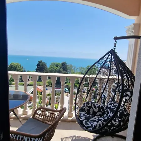 Luxury Penthouse At Valencia Gardens Апартамент *