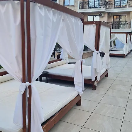 Luxury Seaview Penthouse At Valencia Gardens *